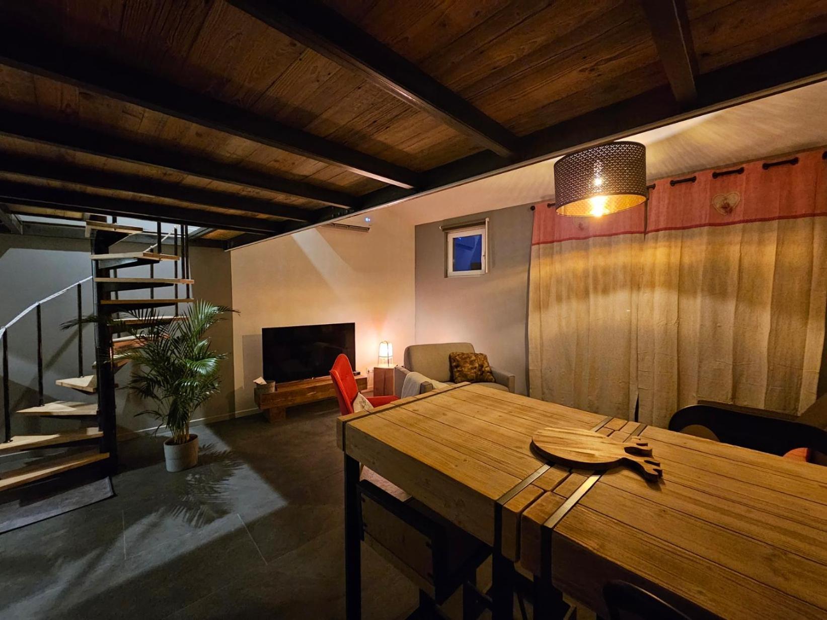 Le Loft De - La Bastide, Le Chalet, Le Loft, Le Mas, La Paillote *