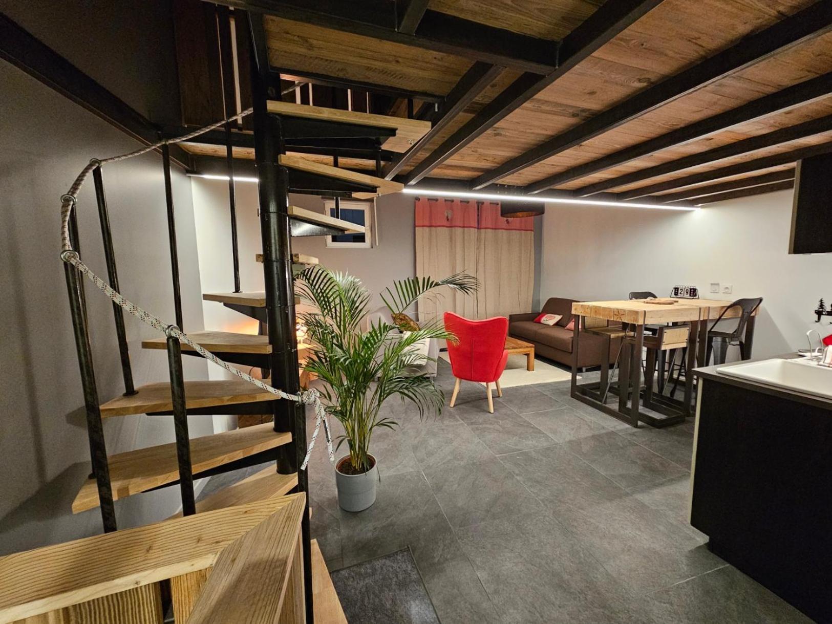 Le Loft De - La Bastide, Le Chalet, Le Loft, Le Mas, La Paillote *