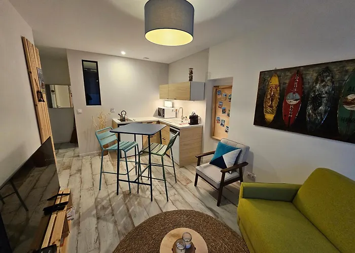 Le Loft De Genas - La Bastide, Le Chalet, Le Loft, Le Mas, La Paillote