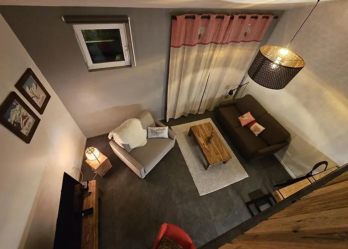 Le Loft De Genas - La Bastide, Le Chalet, Le Loft, Le Mas, La Paillote