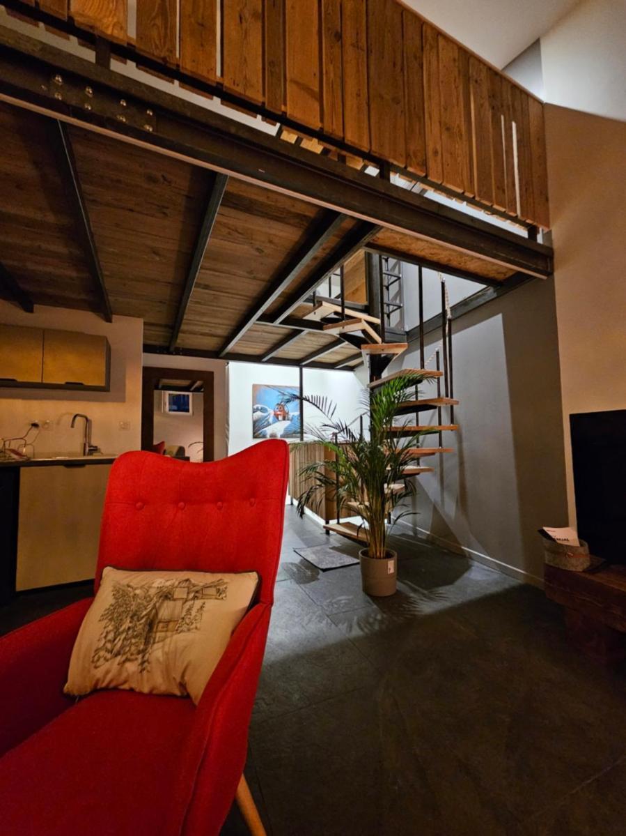 Le Loft De - La Bastide, Le Chalet, Le Loft, Le Mas, La Paillote Apartment Genas