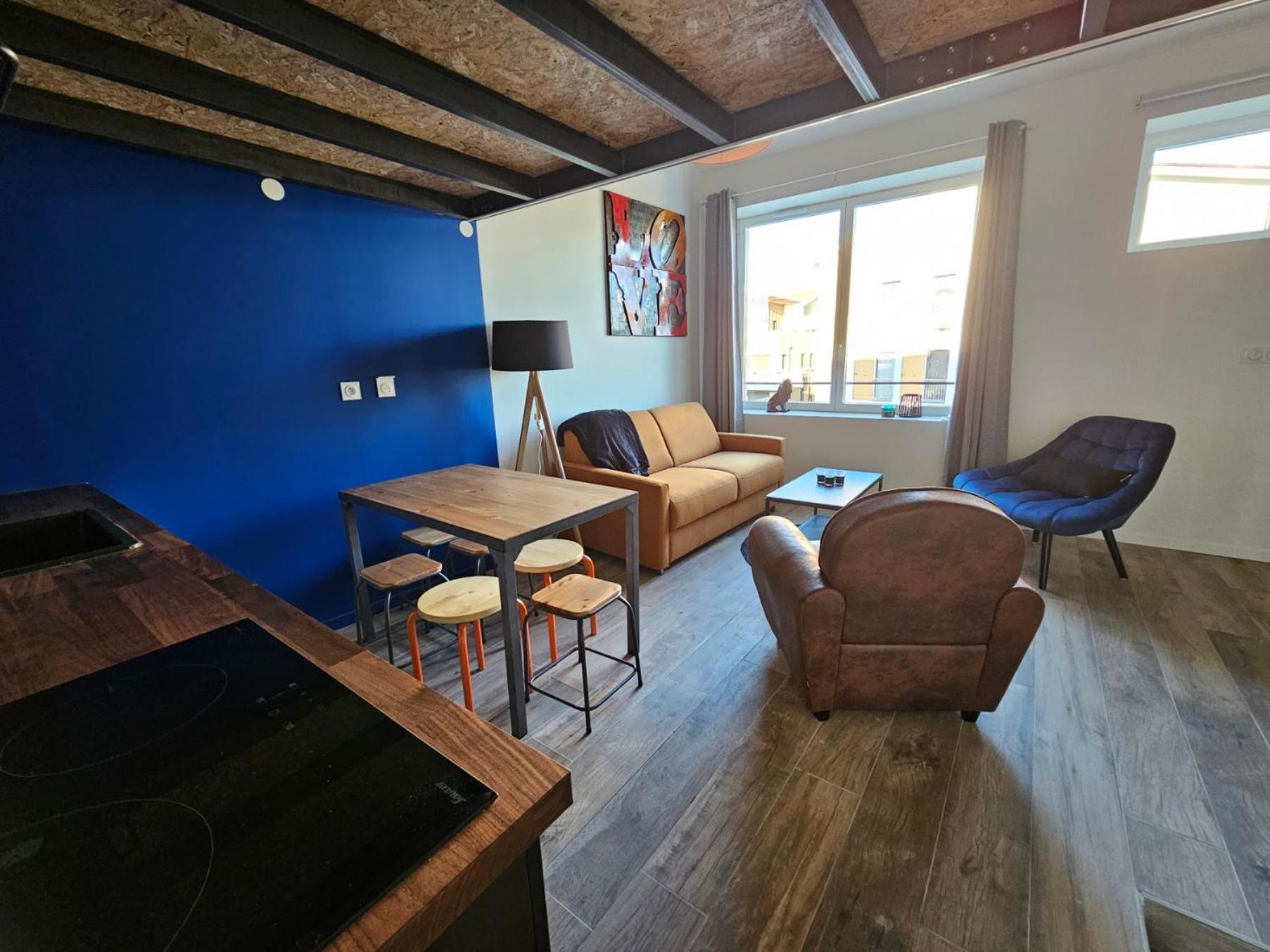 Le Loft De - La Bastide, Le Chalet, Le Loft, Le Mas, La Paillote Genas