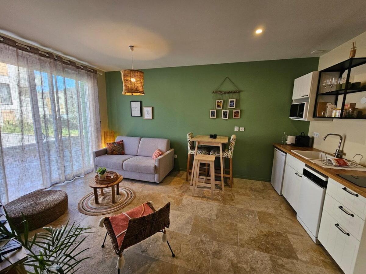 Le Loft De - La Bastide, Le Chalet, Le Loft, Le Mas, La Paillote * Genas