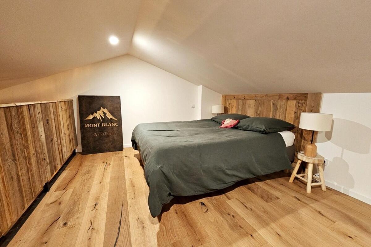 Le Loft De - La Bastide, Le Chalet, Le Loft, Le Mas, La Paillote Appartement Genas