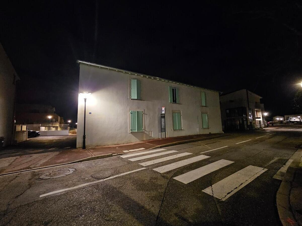 Le Loft De - La Bastide, Le Chalet, Le Loft, Le Mas, La Paillote Apartment Genas